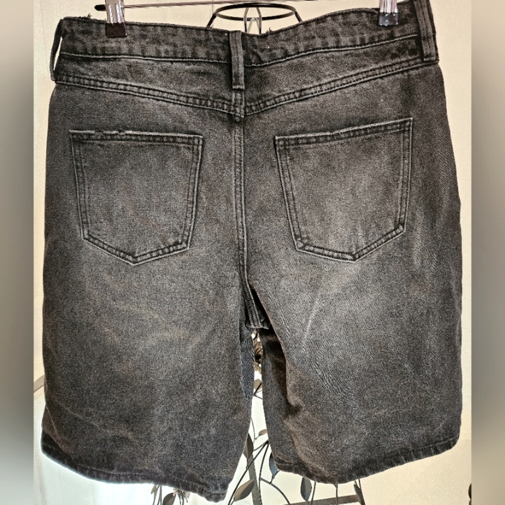 NWOT‎ baggy jeans shorts - Picture 2 of 3